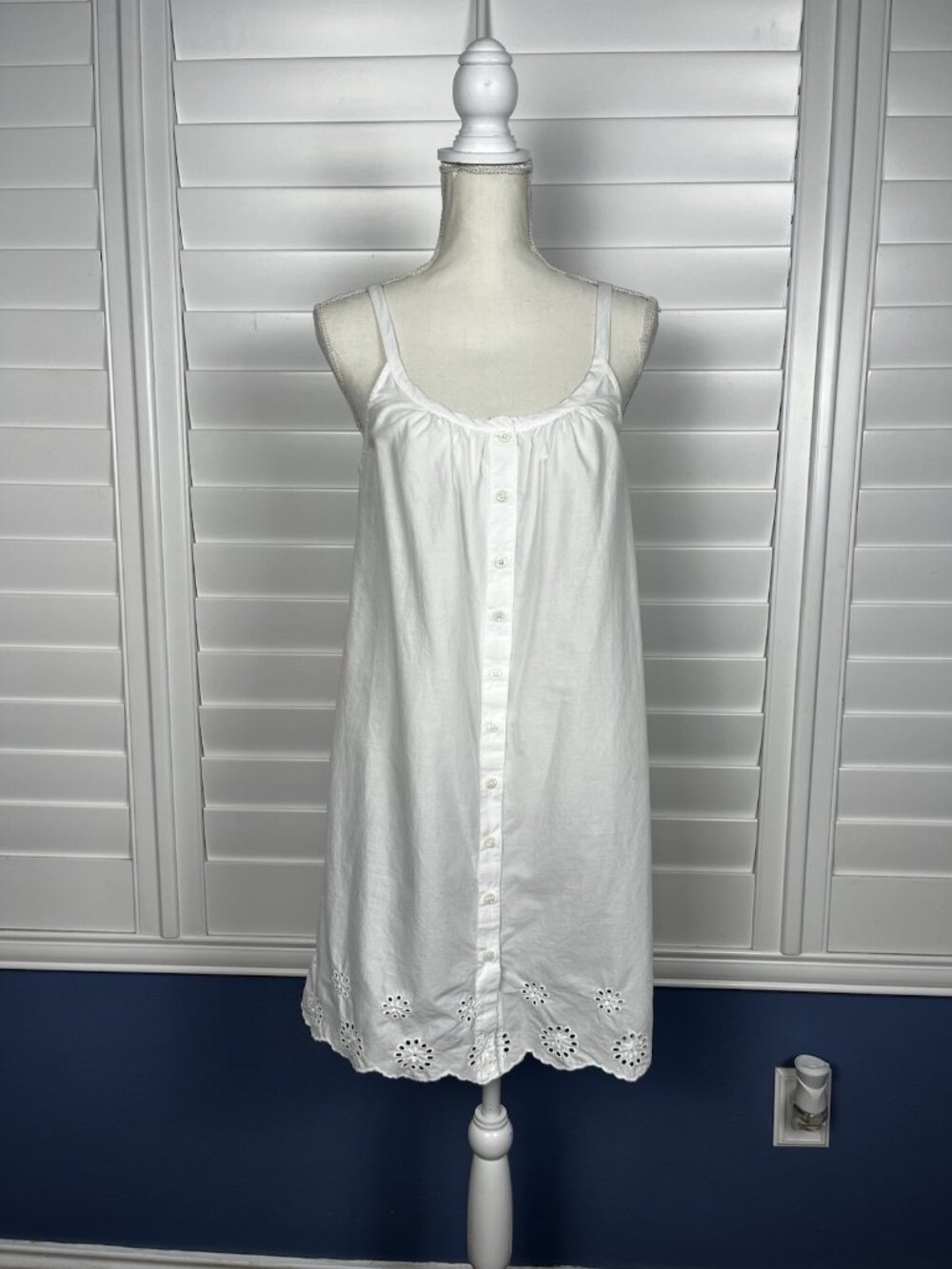 GapBody Women’s XS White Cotton Eyelet Button Front Mini Dress